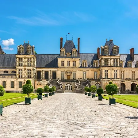 Suites Rive Gauche - - Chez Alice Apartment Fontainebleau